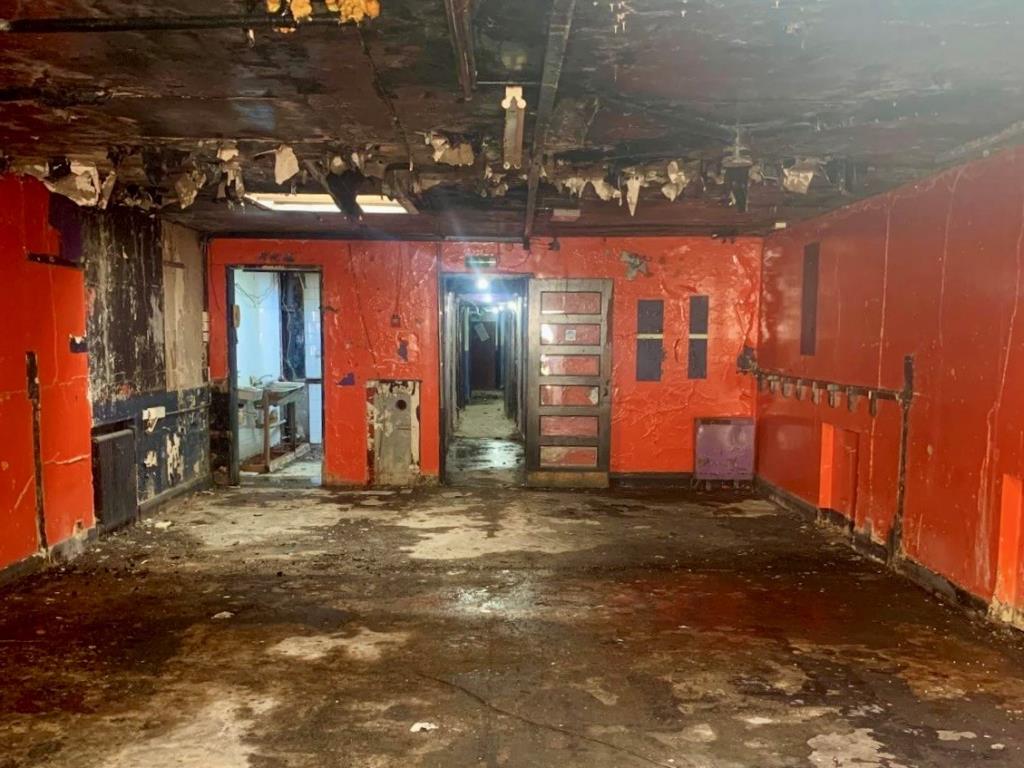 Lot: 72 - PROPERTY WITH PERMISSION FOR SEVEN FLATS AND COMMERCIAL SPACE - Internal photo